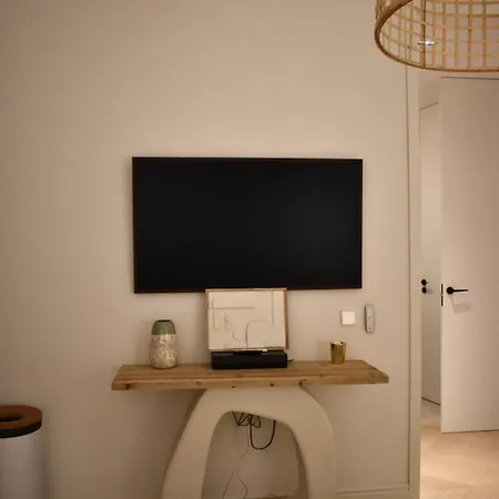 Stylish & Cozy Flat In Heart Of Eixample, Валенсия