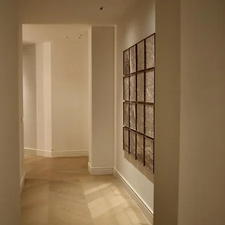 Stylish & Cozy Flat In Heart Of Eixample, Валенсия